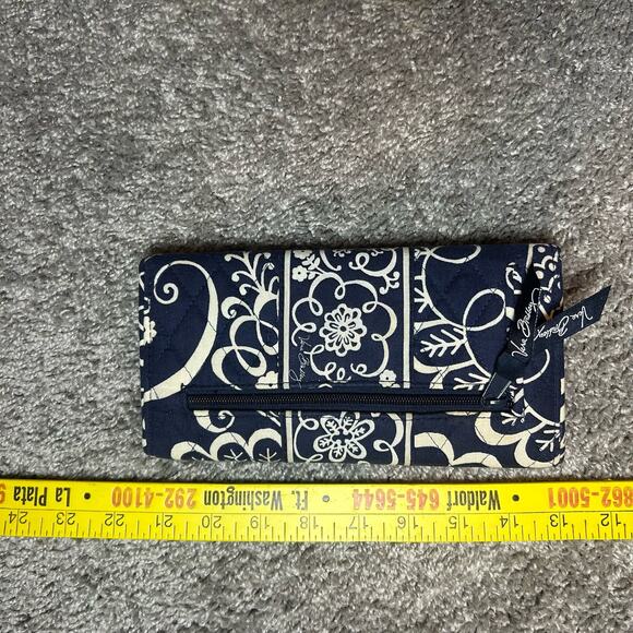 Vera Bradley Wallet Navy Magnetic Closures Cream Floral - Picture 2 of 4